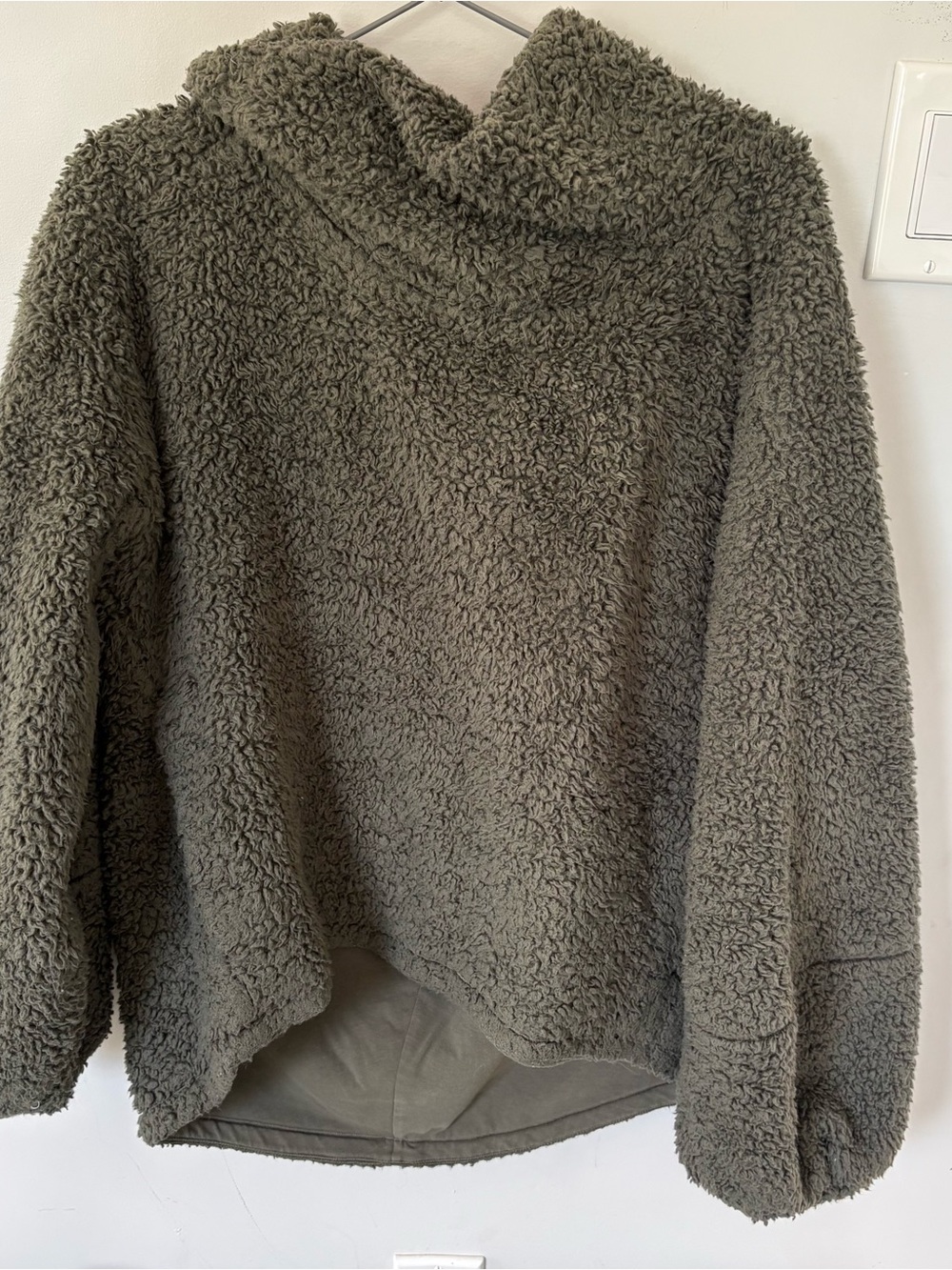 Lululemon Textured Fleece Cowl / Funnel Neck Pullover Sweatshirt Green M/L